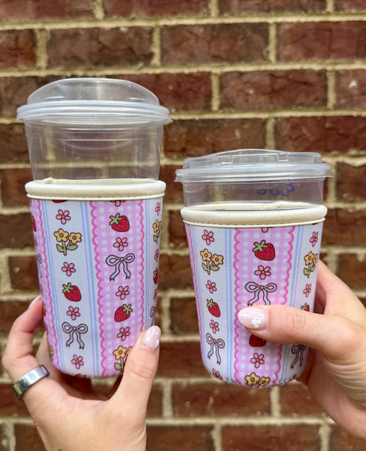 Strawberries and Bows Iced Drink Sleeve - Coffee Sleeve